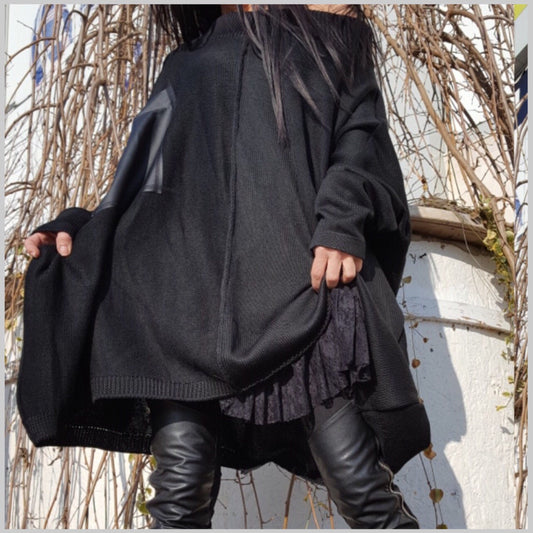 Oversize Wool Black Sweater - Handmade clothing from AngelBySilvia - Top Designer Brands 
